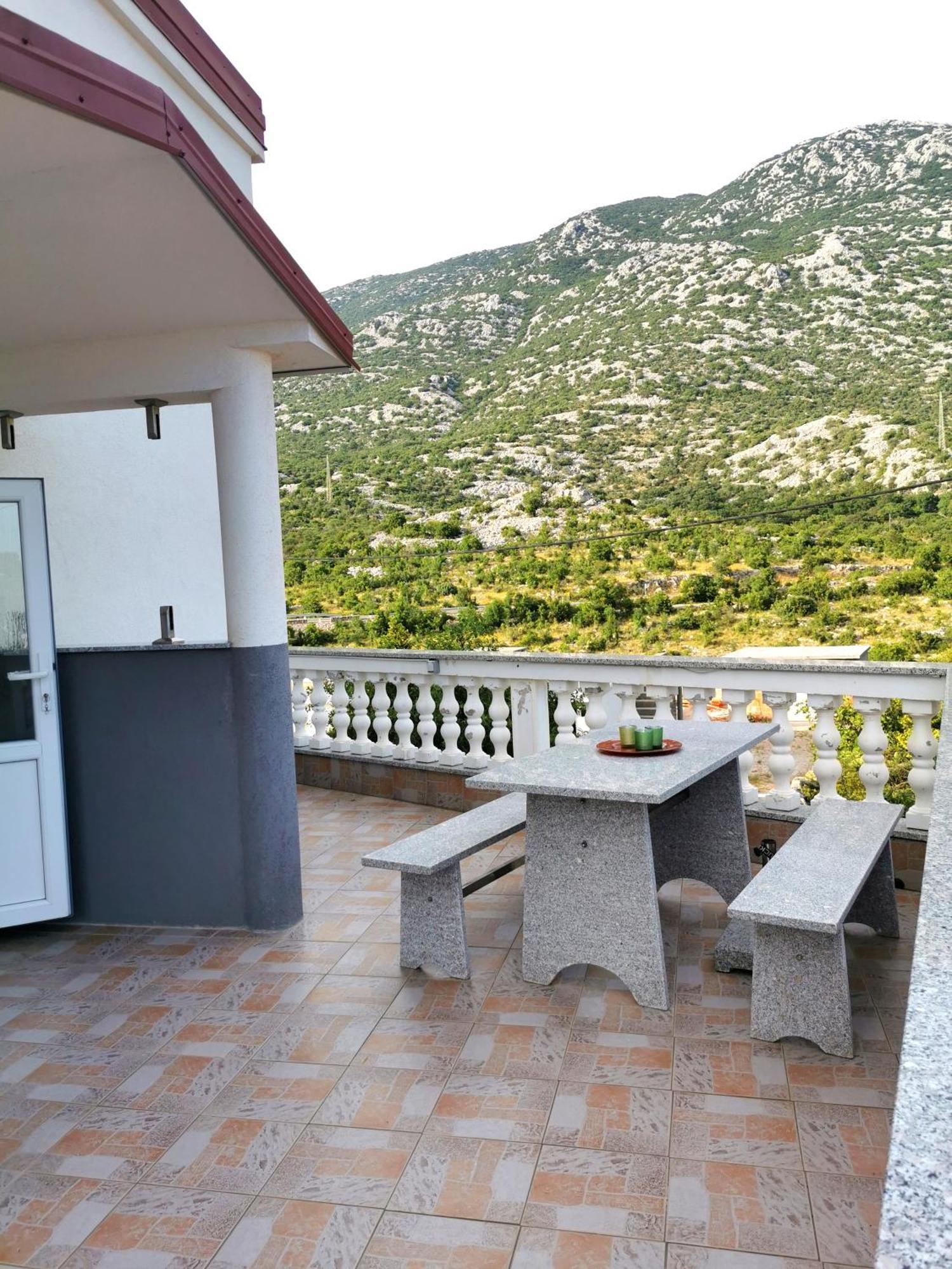 Apartmani Gabi Cesarica Buitenkant foto