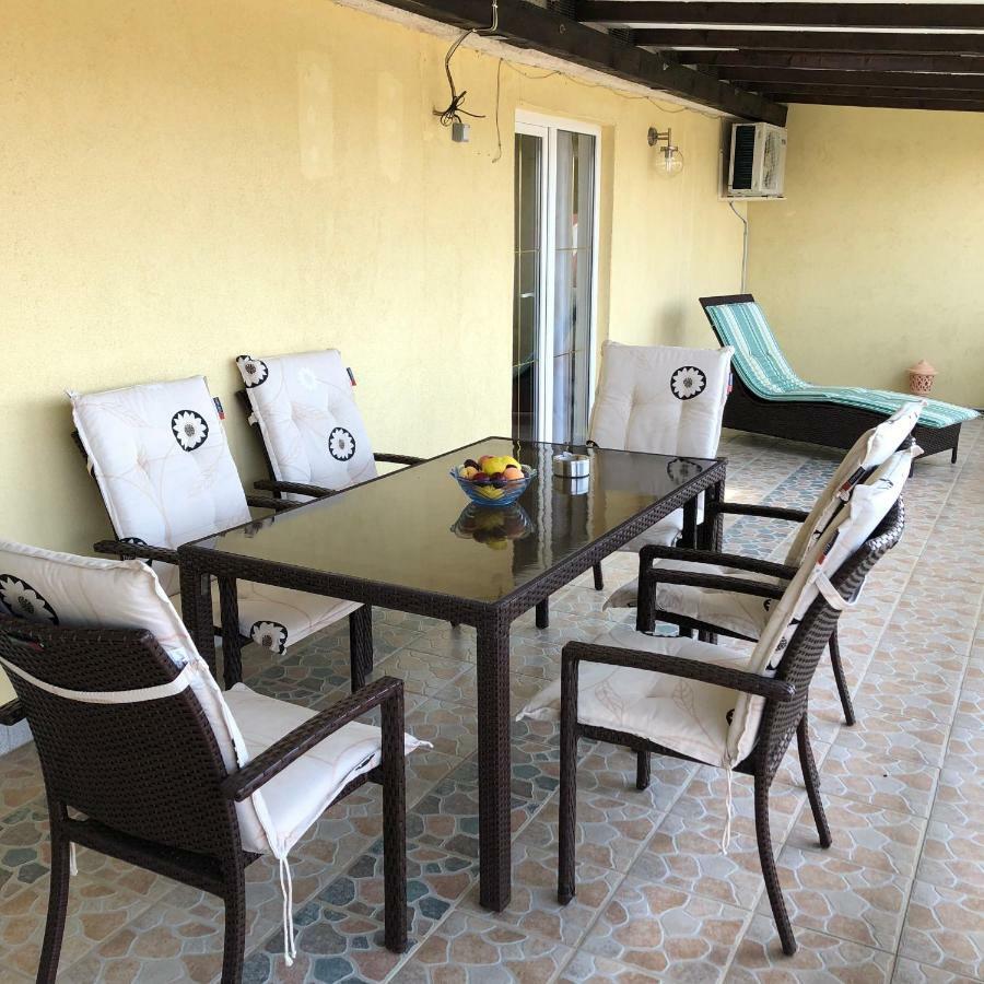 Apartmani Gabi Cesarica Buitenkant foto