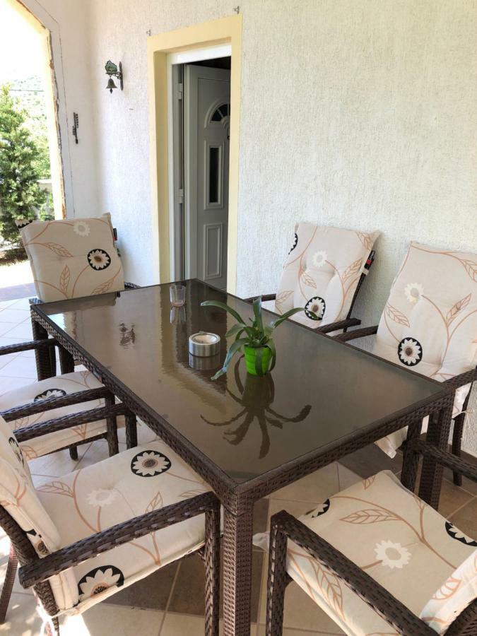 Apartmani Gabi Cesarica Buitenkant foto
