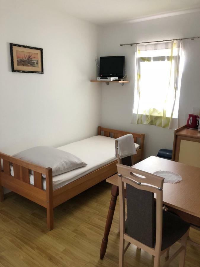 Apartmani Gabi Cesarica Buitenkant foto