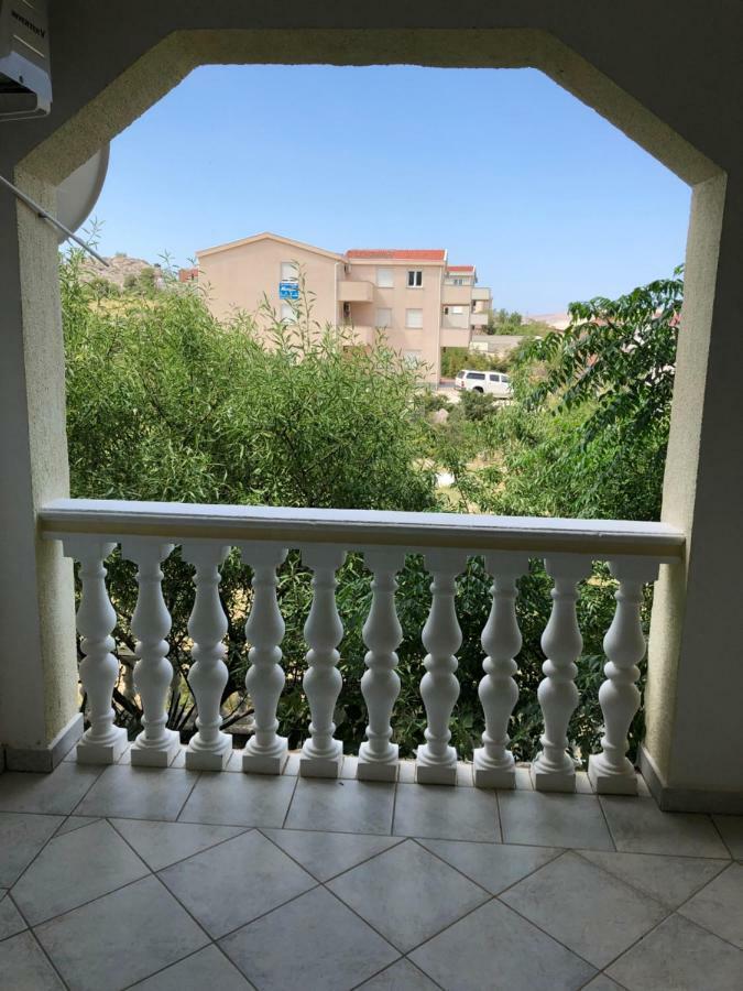 Apartmani Gabi Cesarica Buitenkant foto